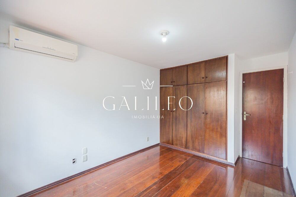 Casa, 4 quartos, 240 m² - Foto 1