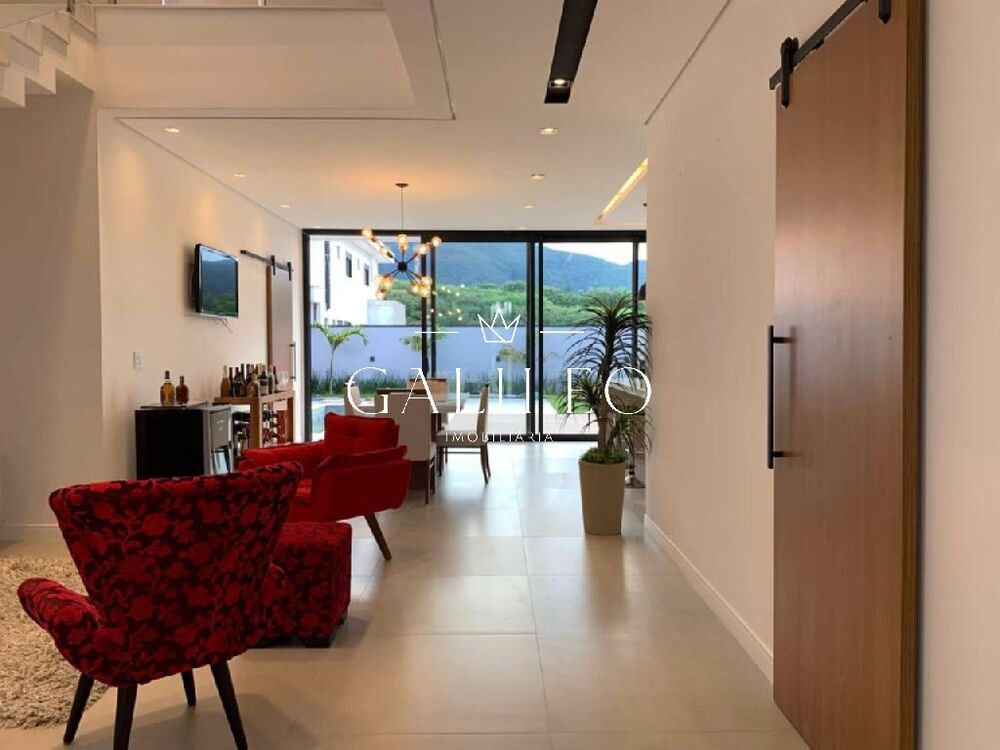 Casa, 4 quartos, 265 m² - Foto 1