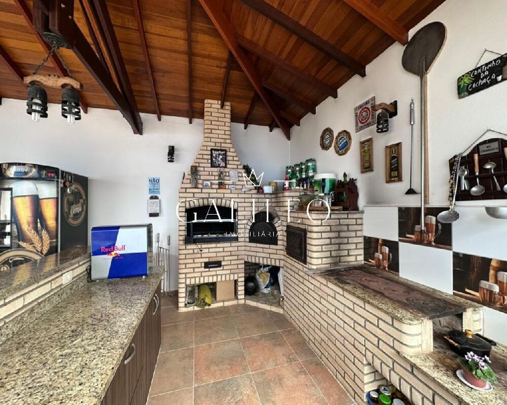 Casa à venda com 5 quartos, 500m² - Foto 1