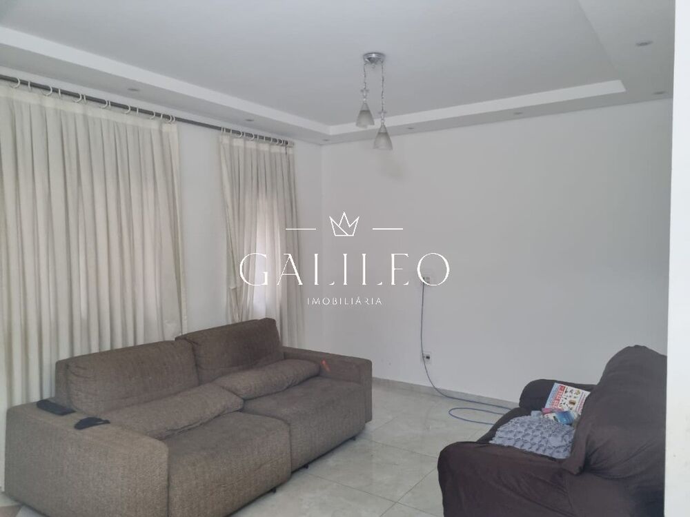 Casa à venda com 3 quartos, 200m² - Foto 1