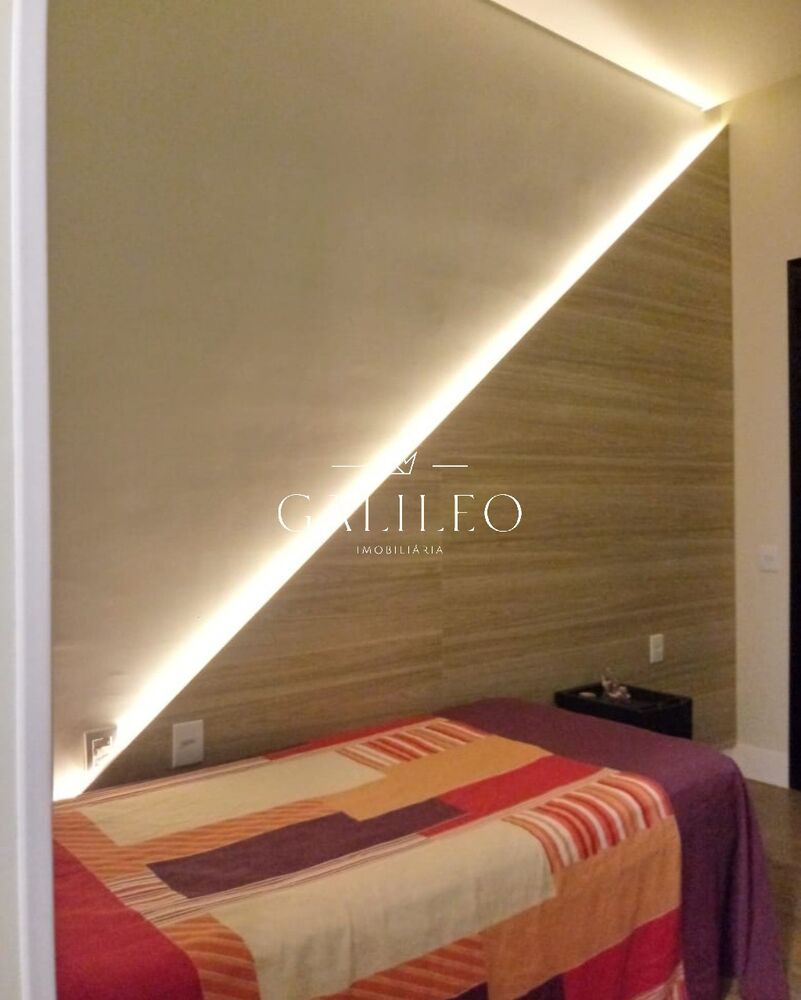 Casa à venda com 3 quartos, 367m² - Foto 2