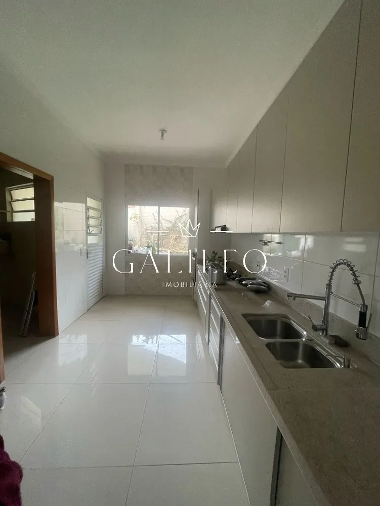 Casa, 3 quartos, 305 m² - Foto 2