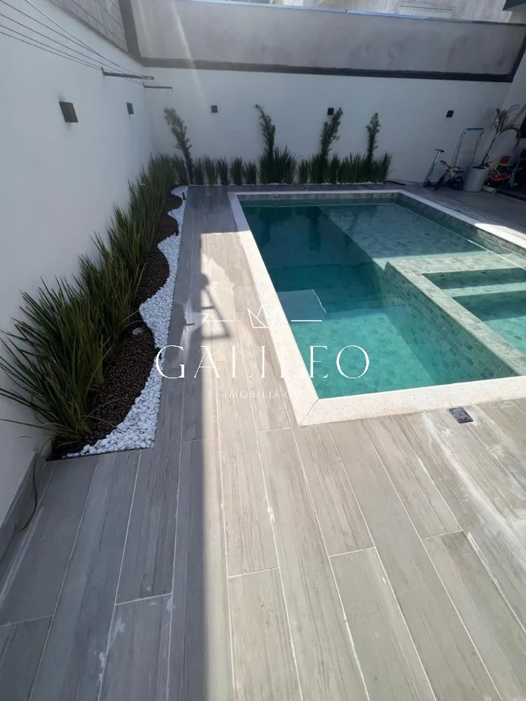Casa, 3 quartos, 232 m² - Foto 1