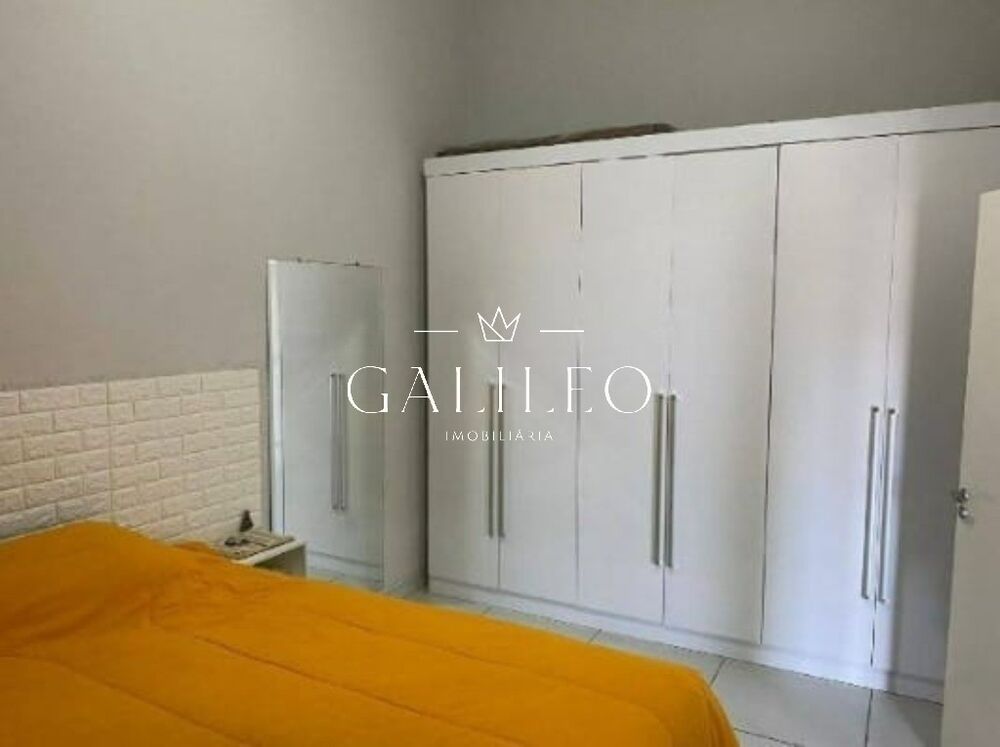Casa à venda com 4 quartos, 222m² - Foto 1