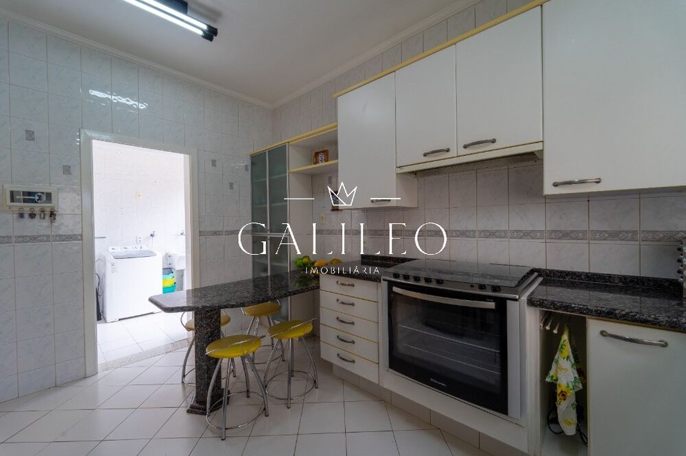 Casa à venda e aluguel com 4 quartos, 315m² - Foto 8