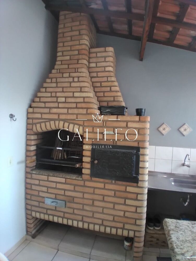 Casa à venda com 3 quartos, 148m² - Foto 2