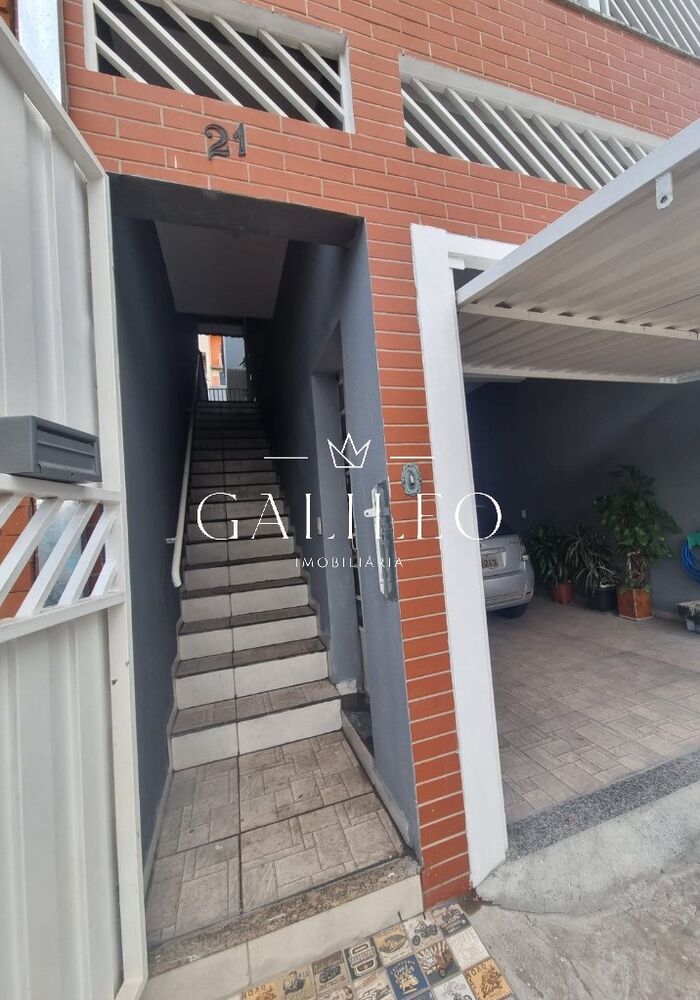 Casa à venda com 3 quartos, 160m² - Foto 1