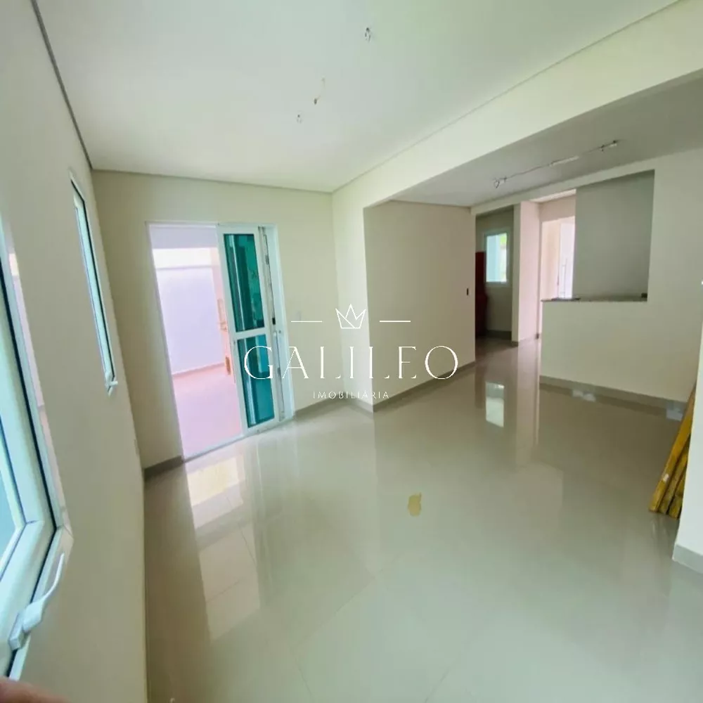 Casa à venda com 3 quartos, 190m² - Foto 1