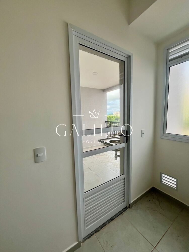 Apartamento à venda com 2 quartos, 67m² - Foto 3