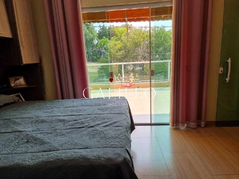 Casa à venda com 3 quartos, 190m² - Foto 2