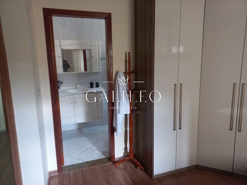 Casa, 3 quartos, 214 m² - Foto 8