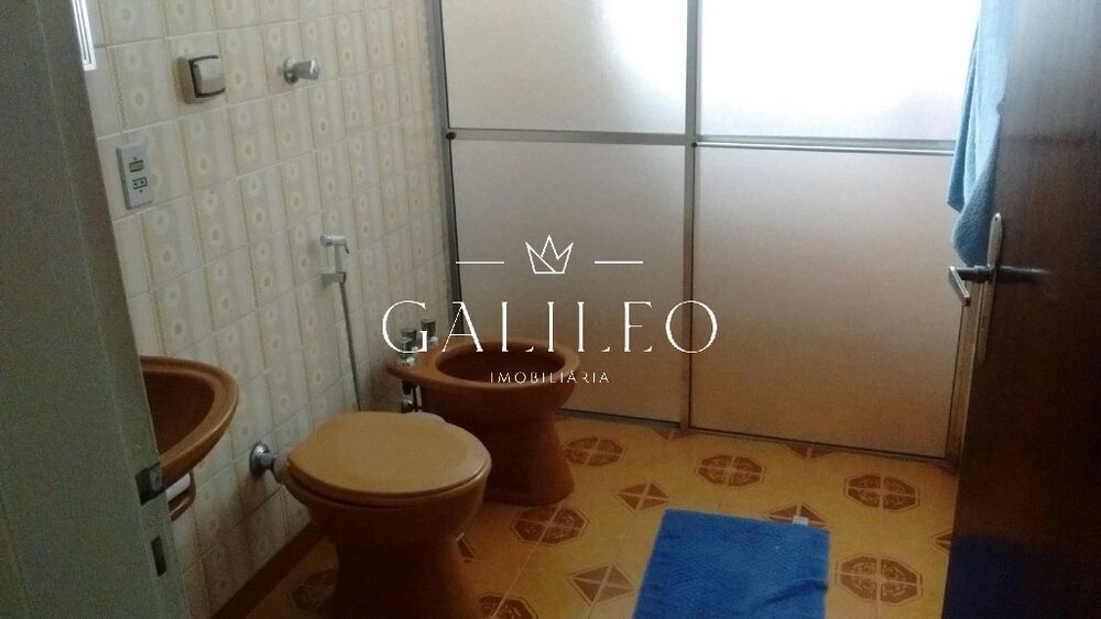 Casa à venda com 3 quartos, 310m² - Foto 2