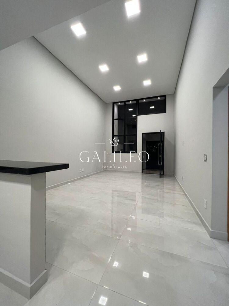 Casa à venda com 4 quartos, 160m² - Foto 2