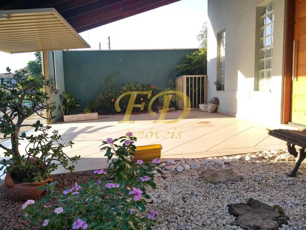 Casa, 6 quartos, 315 m² - Foto 1