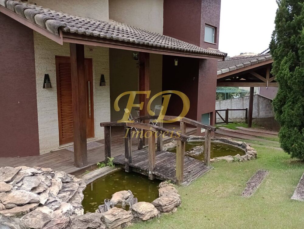 Chácara à venda com 4 quartos, 528m² - Foto 1