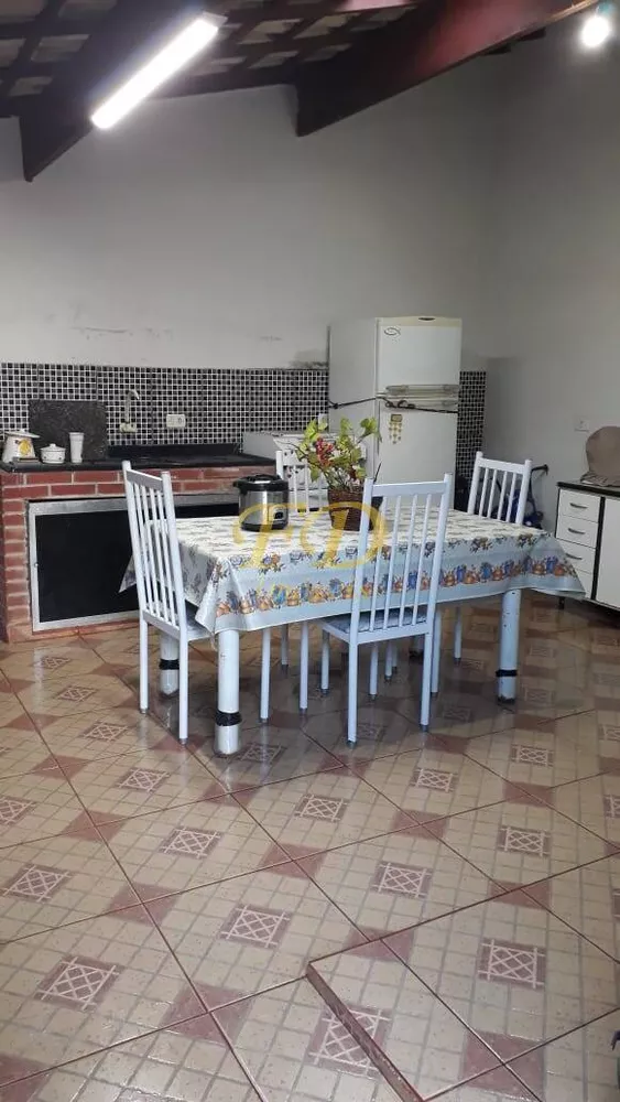 Casa à venda com 2 quartos, 90m² - Foto 1