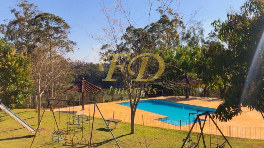 Chácara à venda com 3 quartos, 200m² - Foto 1