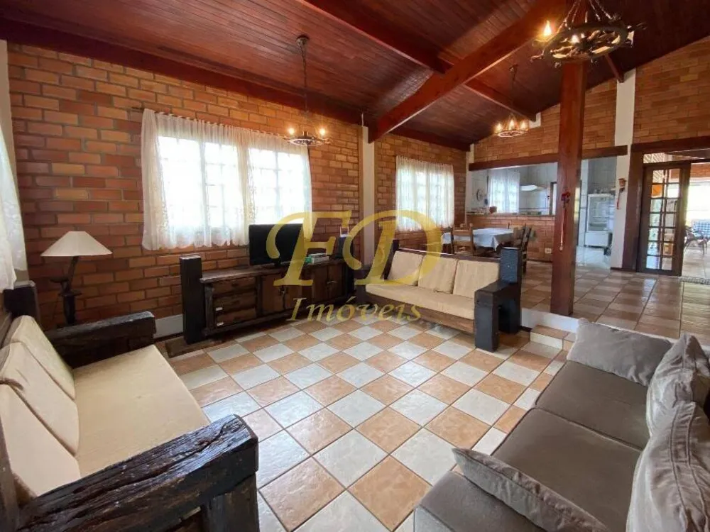 Chácara, 4 quartos, 1665 m² - Foto 1