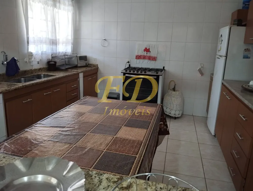 Chácara, 4 quartos, 1565 m² - Foto 2