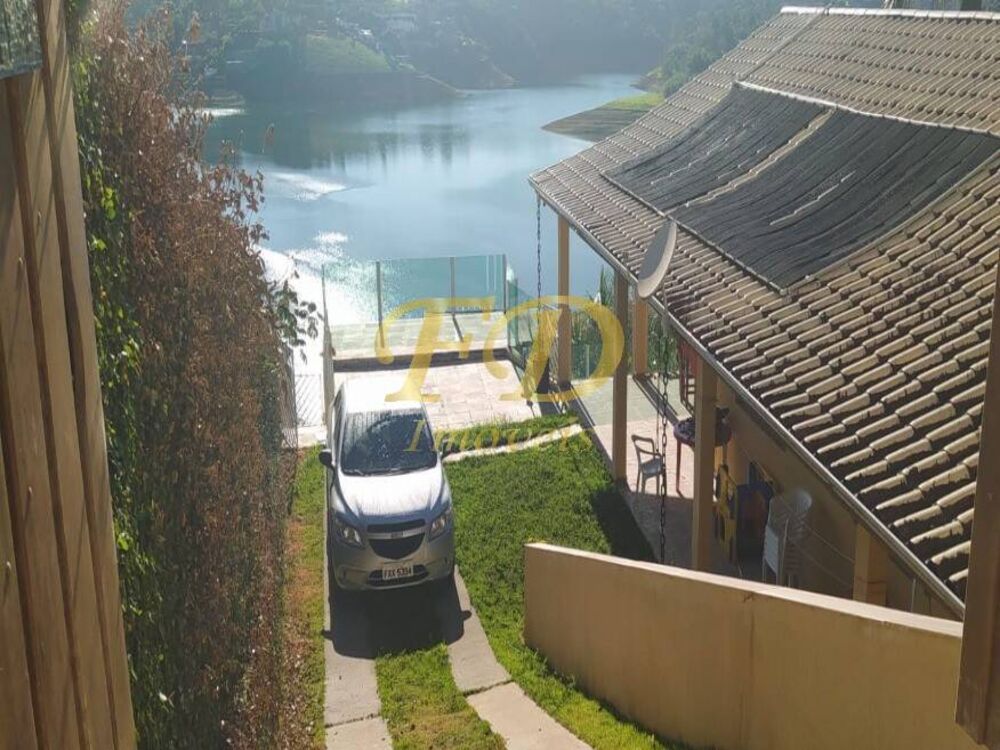 Chácara à venda com 4 quartos, 170m² - Foto 1