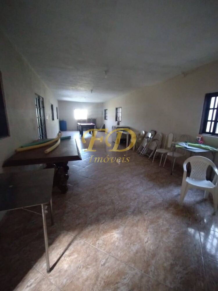 Chácara à venda com 3 quartos, 300m² - Foto 1