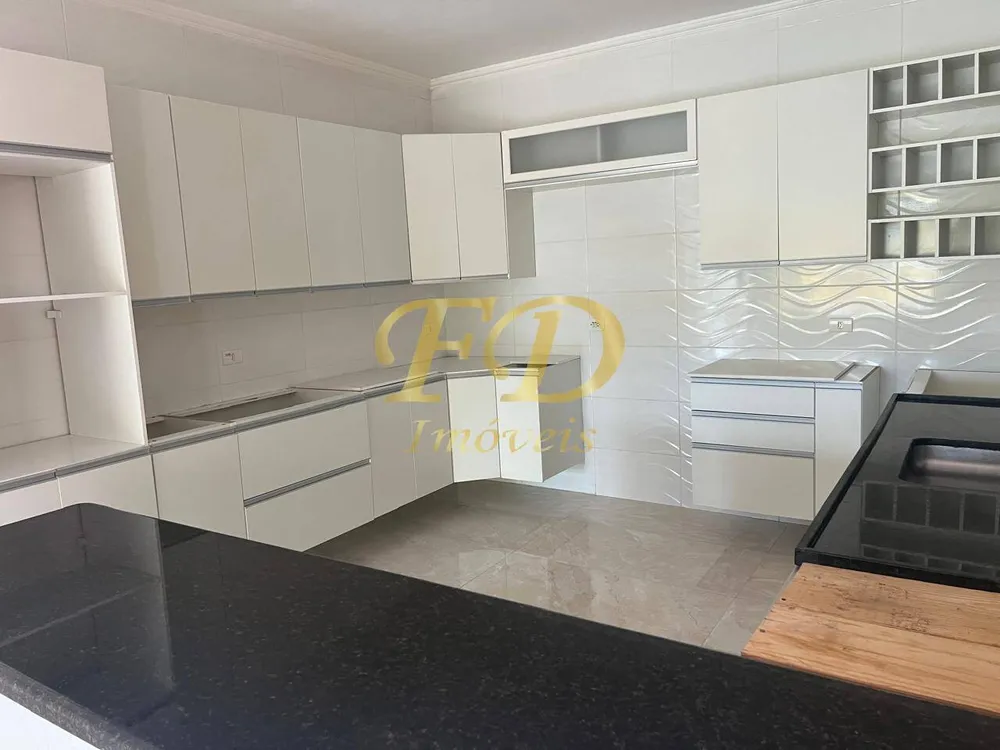 Casa, 3 quartos, 214 m² - Foto 2