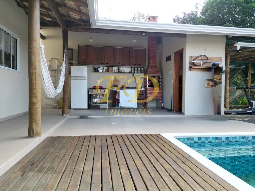 Chácara, 3 quartos, 427 m² - Foto 1