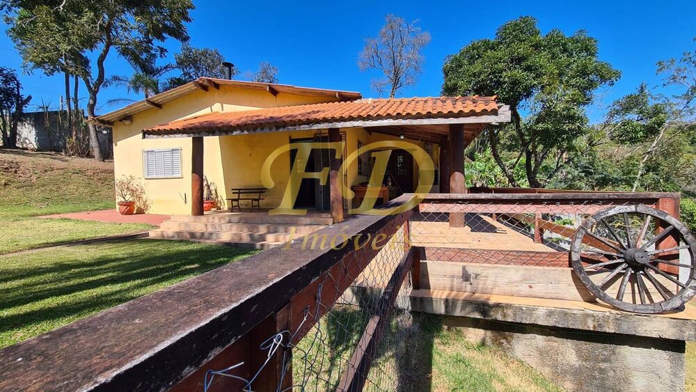 Chácara à venda com 2 quartos, 150m² - Foto 1
