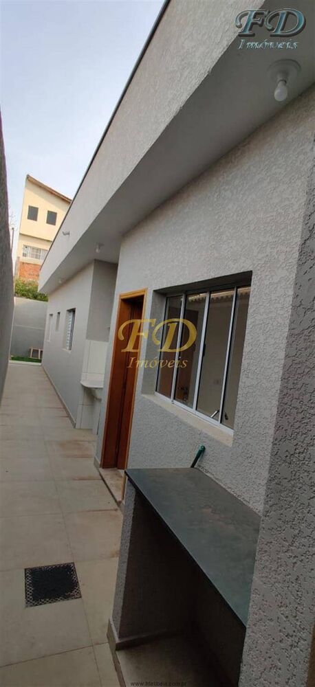 Casa à venda com 2 quartos, 70m² - Foto 1