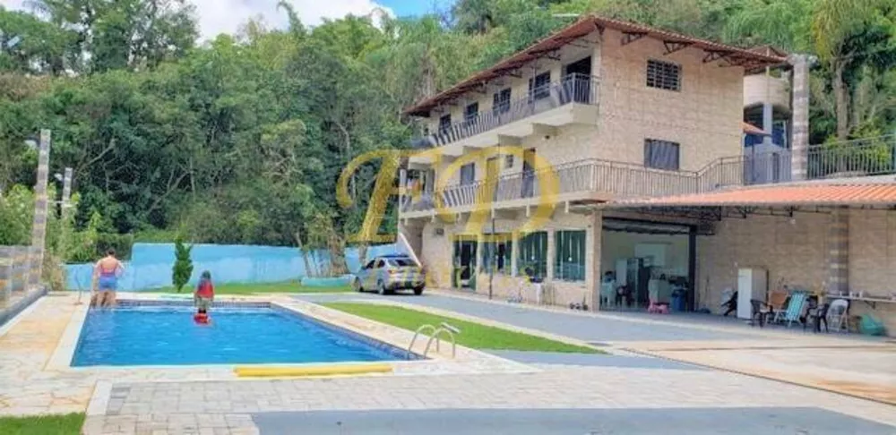 Fazenda à venda e aluguel com 3 quartos, 4050m² - Foto 1