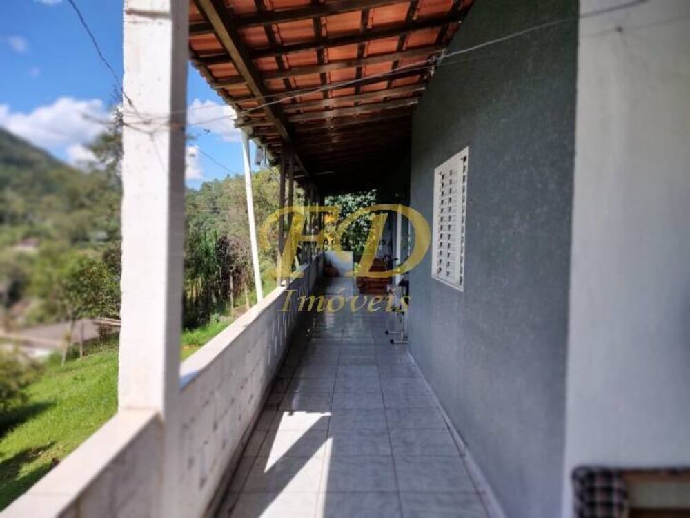 Chácara à venda com 2 quartos, 1600m² - Foto 2