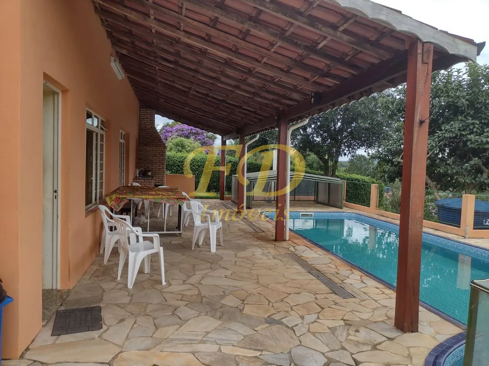 Chácara, 4 quartos, 1340 m² - Foto 1