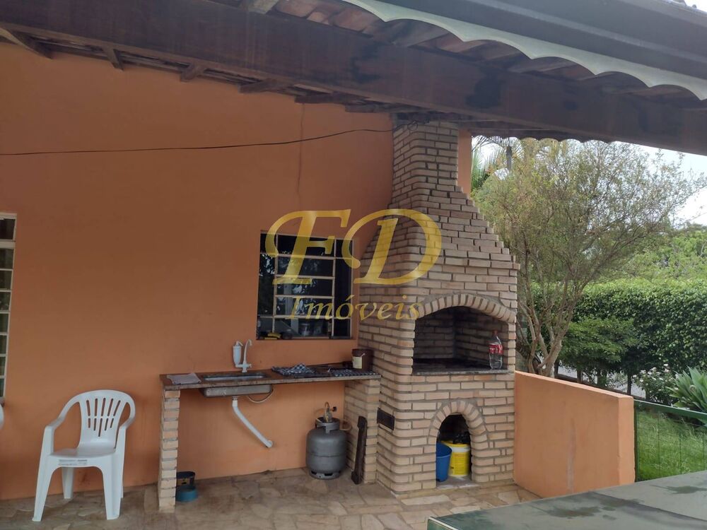 Chácara, 4 quartos, 1340 m² - Foto 1