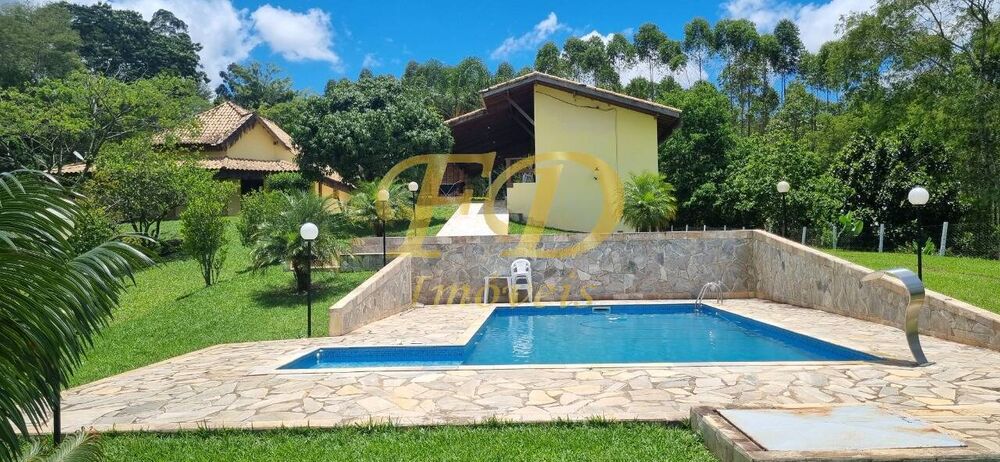 Sítio à venda com 3 quartos, 700m² - Foto 1