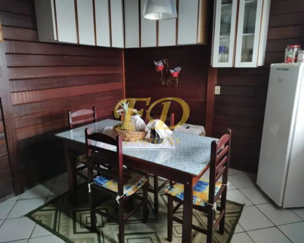 Casa, 3 quartos, 180 m² - Foto 2