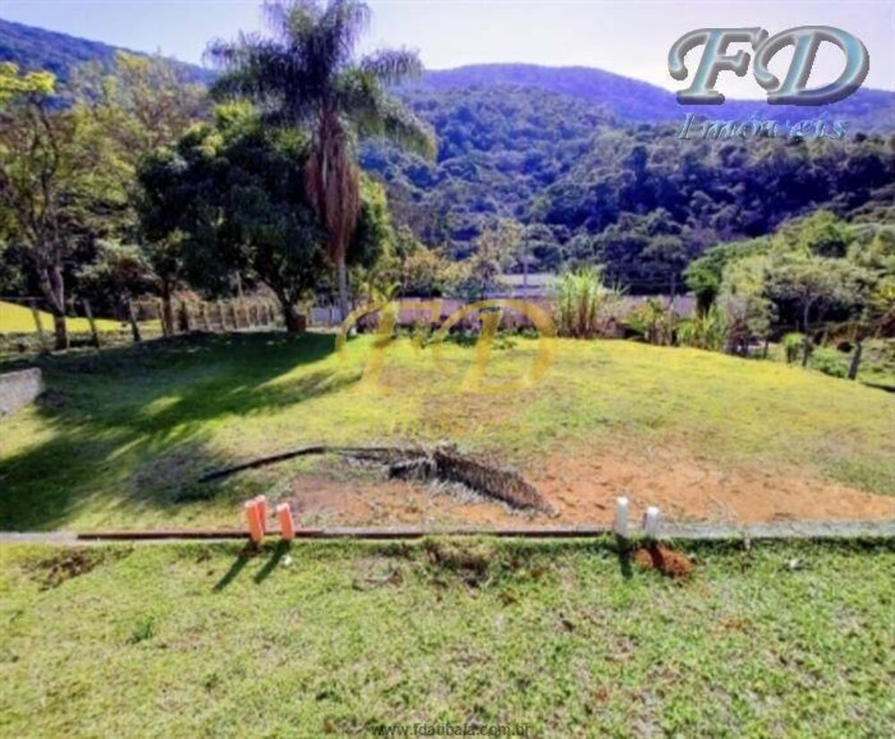Chácara à venda com 3 quartos, 240m² - Foto 1