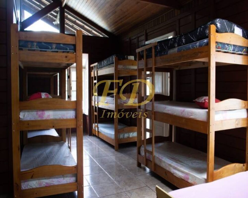 Chácara à venda com 3 quartos, 250m² - Foto 2