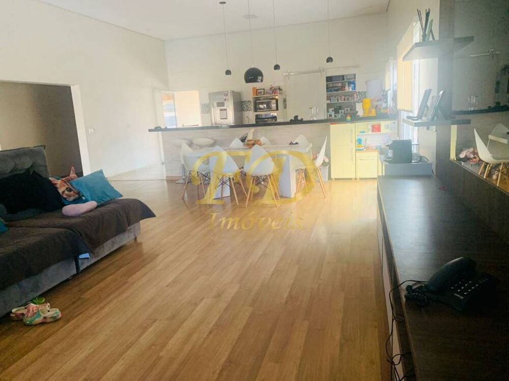 Casa de Condomínio para alugar com 4 quartos, 280m² - Foto 4