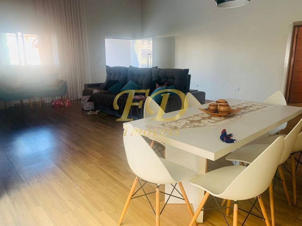 Casa de Condomínio para alugar com 4 quartos, 280m² - Foto 2
