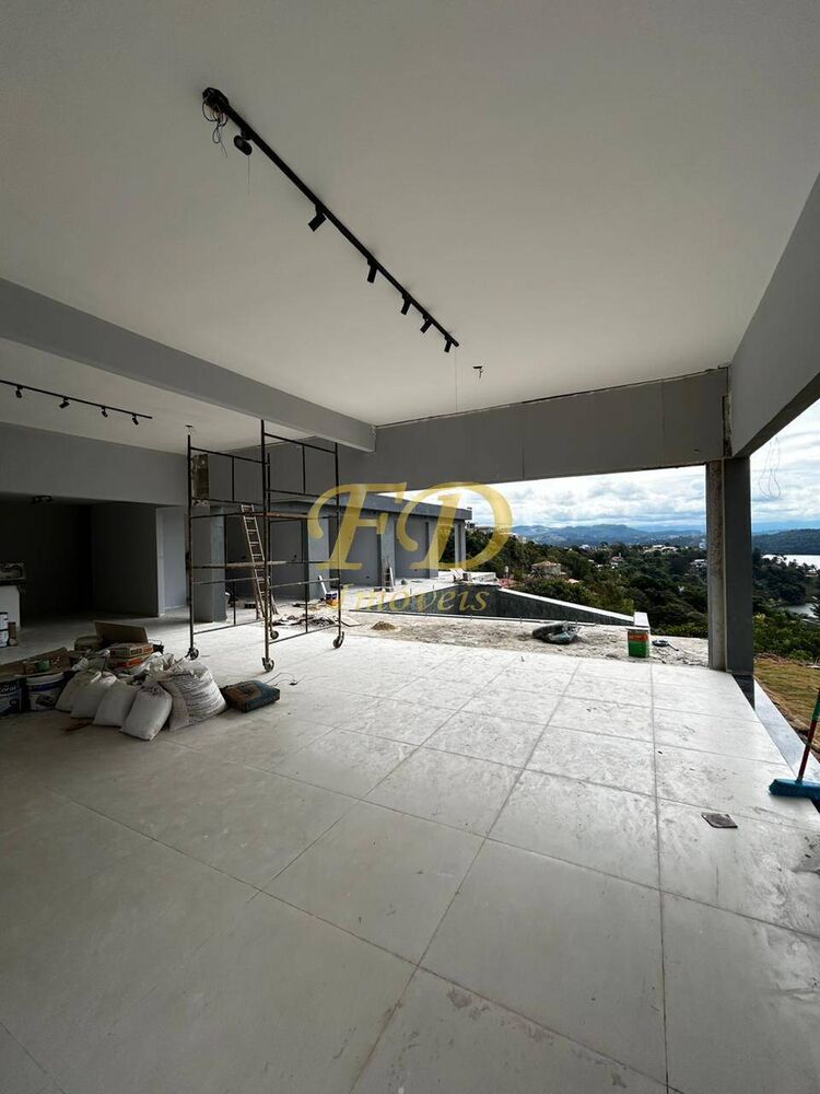 Casa de Condomínio à venda com 4 quartos, 250m² - Foto 3