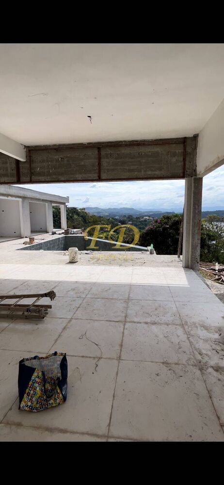 Casa de Condomínio à venda com 4 quartos, 250m² - Foto 2