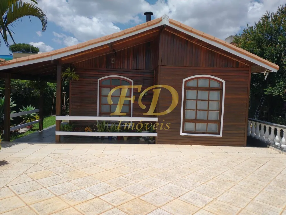 Casa, 3 quartos, 200 m² - Foto 1