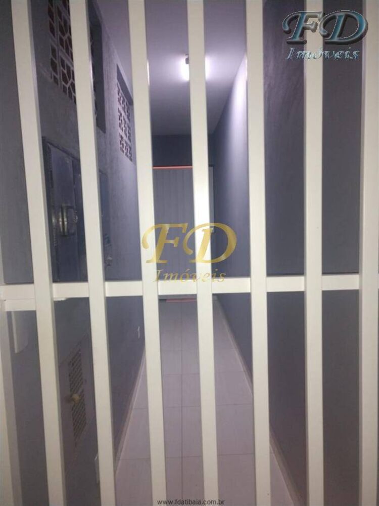 Casa à venda com 6 quartos, 240m² - Foto 7
