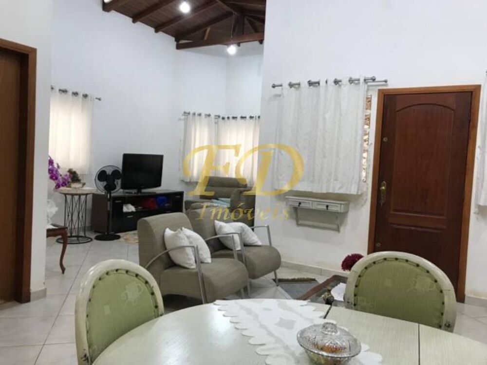 Casa à venda com 3 quartos, 315m² - Foto 2
