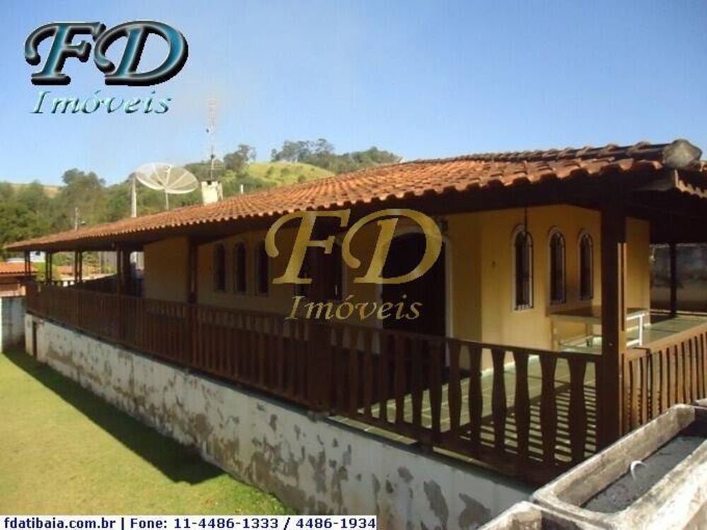 Chácara à venda com 3 quartos, 329m² - Foto 1