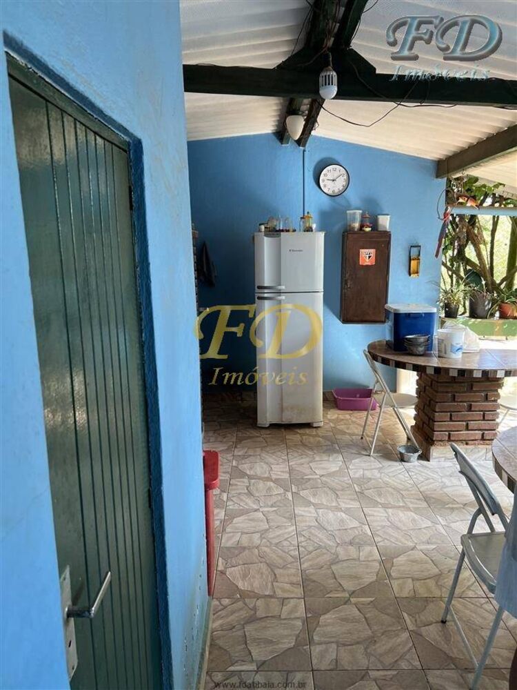 Chácara à venda com 3 quartos, 300m² - Foto 1