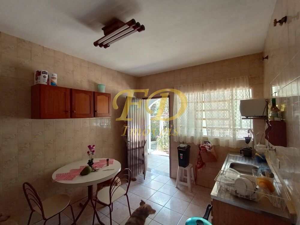 Chácara à venda com 3 quartos, 300m² - Foto 3