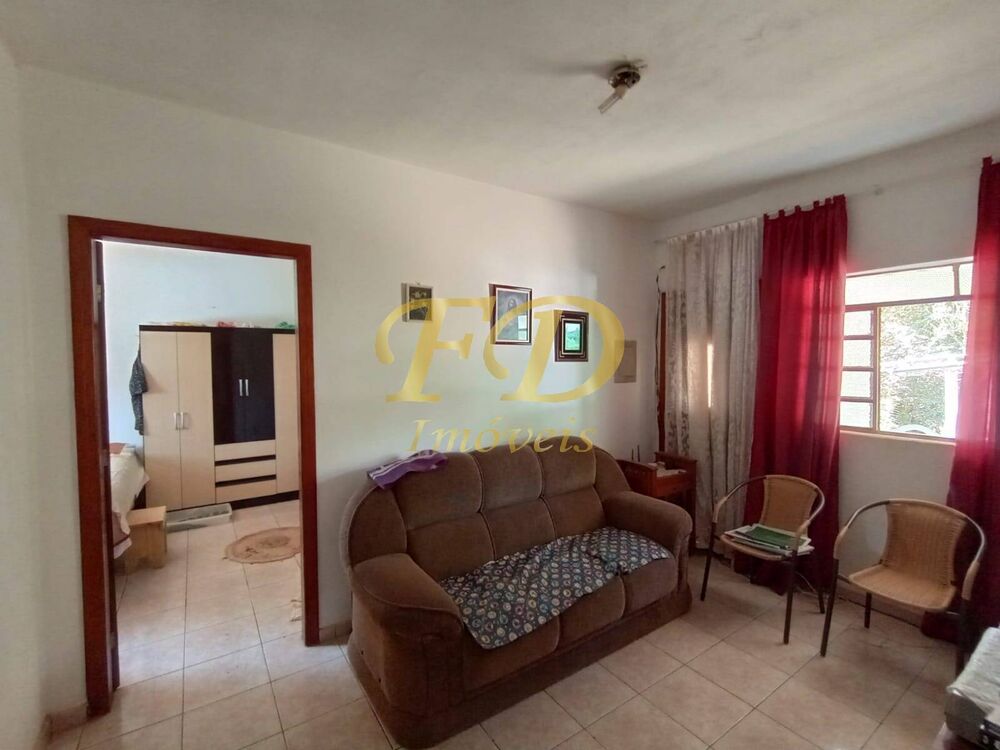Chácara à venda com 3 quartos, 300m² - Foto 2