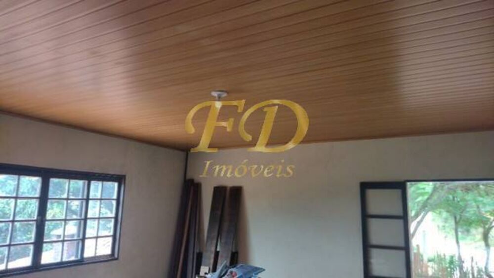 Chácara à venda com 3 quartos, 300m² - Foto 1