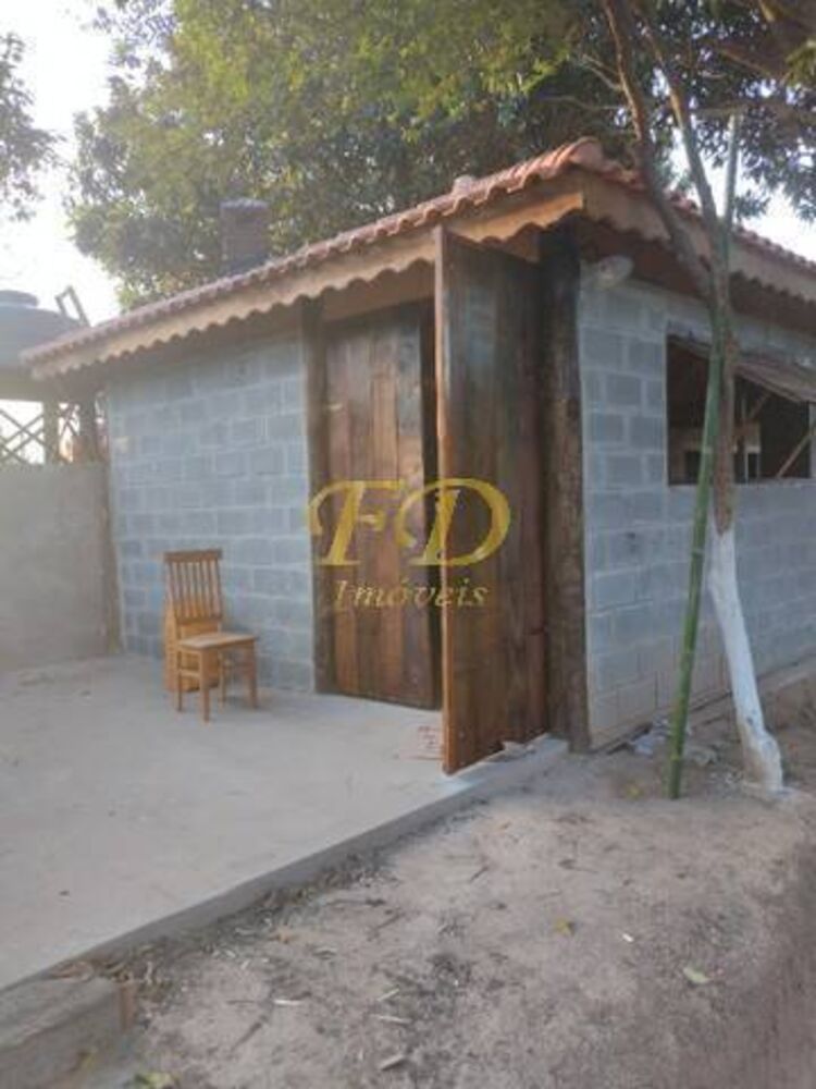 Chácara à venda com 3 quartos, 300m² - Foto 2